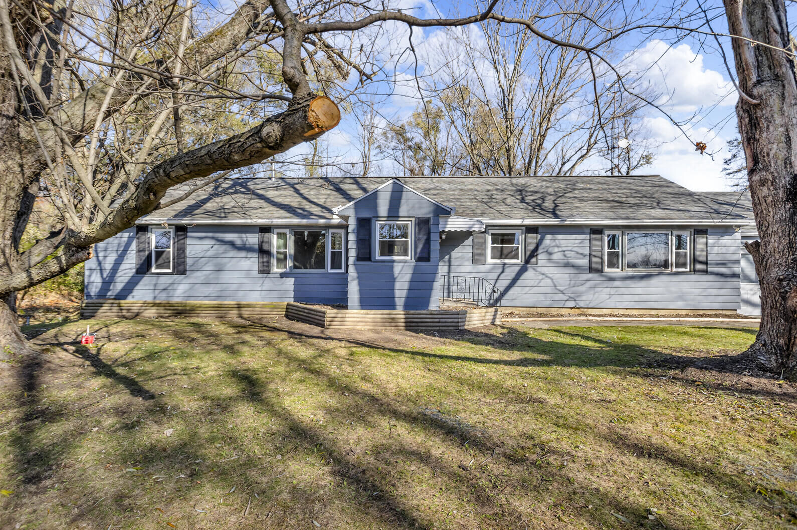 Property Photo: 2380 O'Leary Road MI 49201