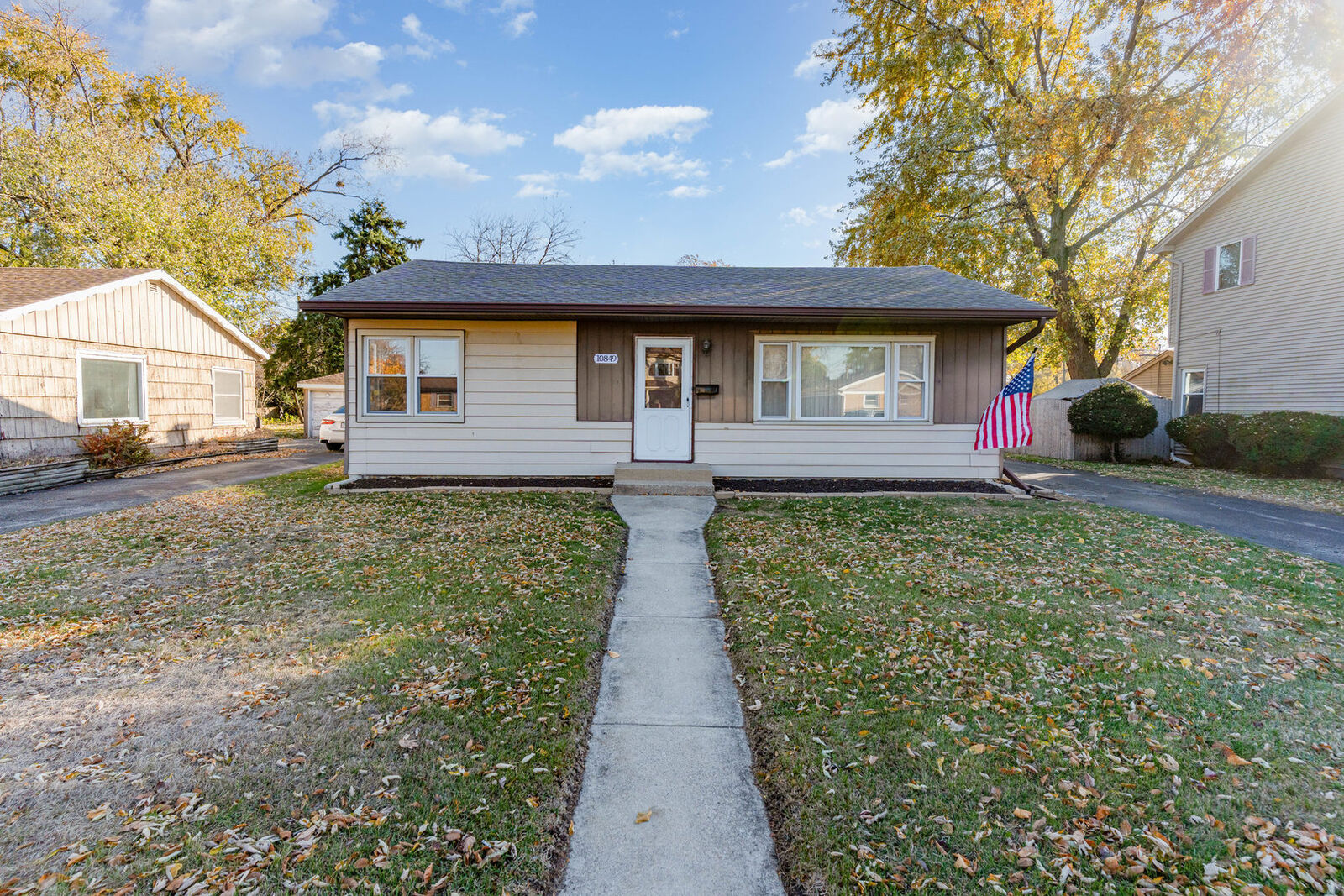 Property Photo: 10849 Lyman Avenue IL 60415