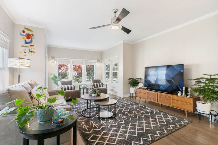 Property Photo: 395 N Delaplaine Road 1W IL 60546