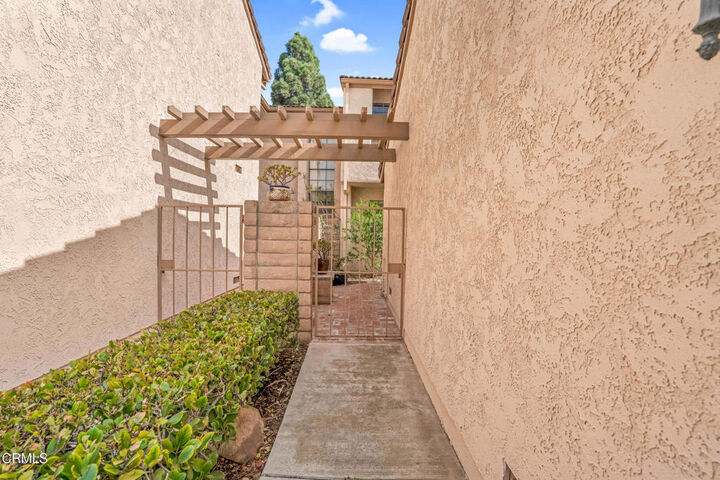 Property Photo:  945 McHugh Court  CA 93003 