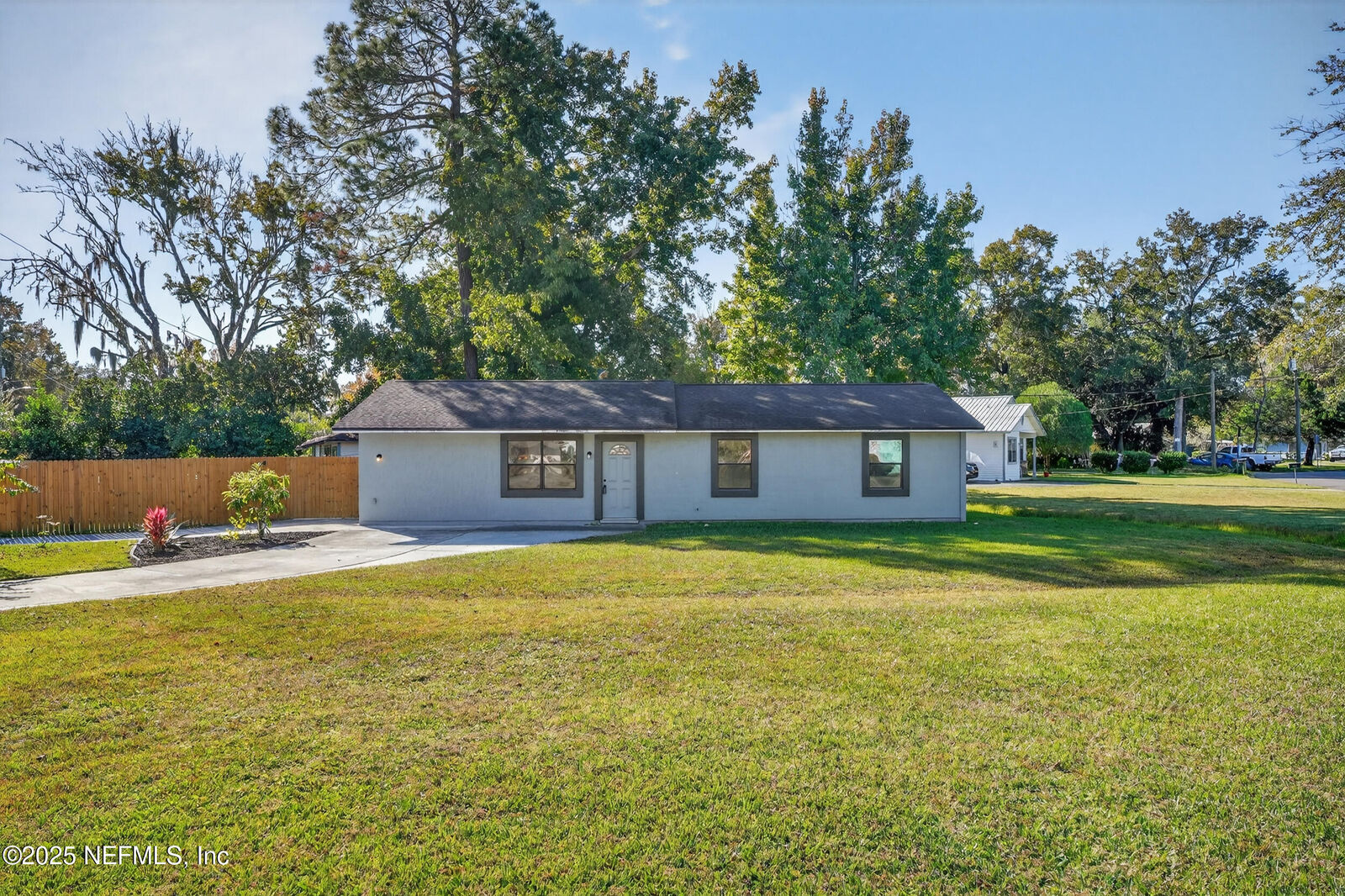 Property Photo: 466 Sally Street FL 32043