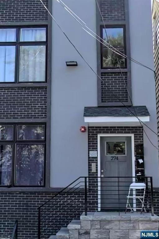 Property Photo:  274 Governor Street 2  NJ 07501 