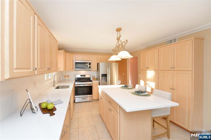 Property Photo: 30 Peach Hill Court NJ 07446