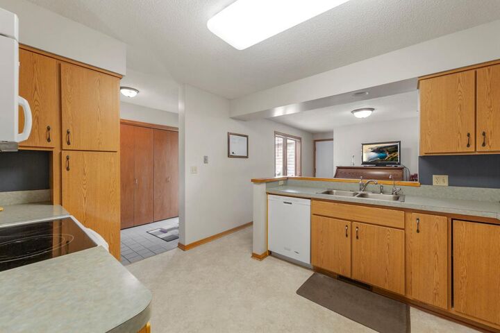 Property Photo: 717 Lincoln Street N MN 55057