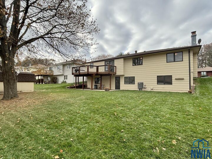 Property Photo:  3108 S Cedar St  IA 51106 