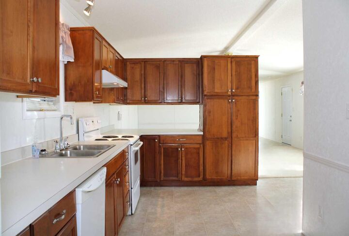 Property Photo:  20 Noblefern Way  AB T0M 1X0 