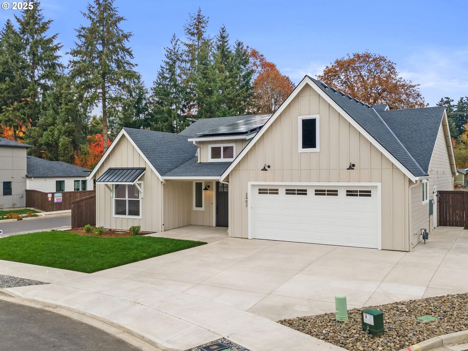 Property Photo: 2402 NW 68th St WA 98665
