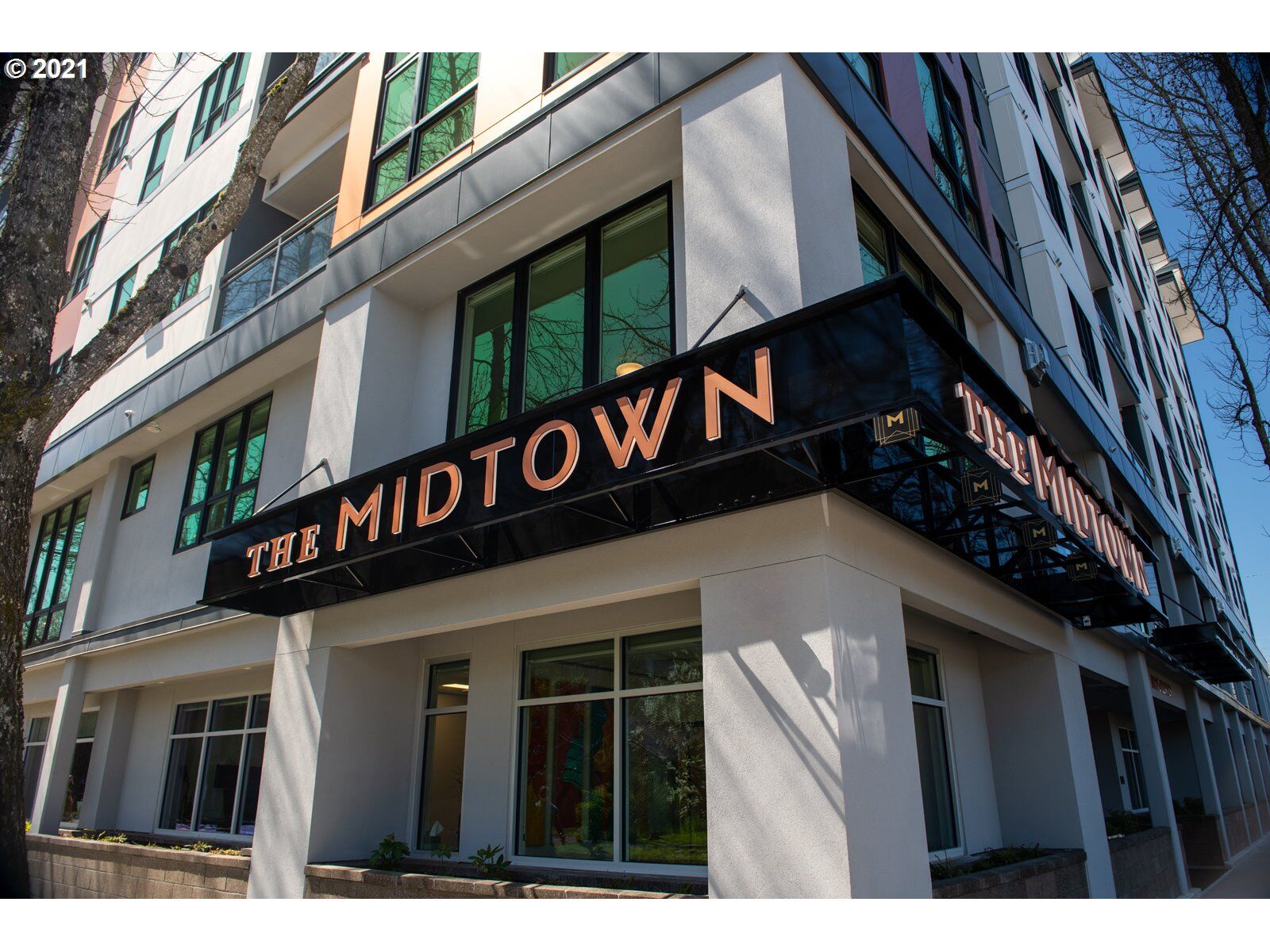 Property Photo: 1600 Pearl St 401 OR 97401