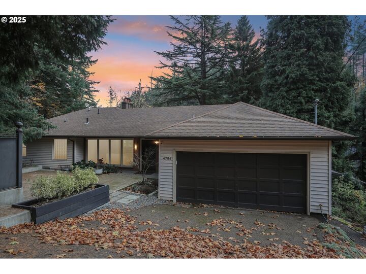 4786 SW Elm Ln  Portland OR 97221 photo