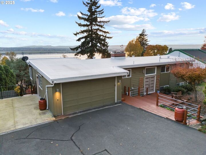 Property Photo:  6409 SE Evergreen Hwy  WA 98661 