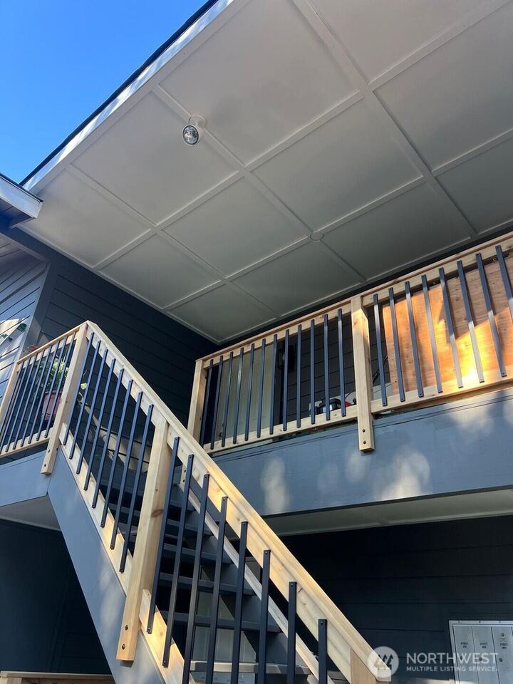 Property Photo: 10443 17 Avenue SW WA 98146