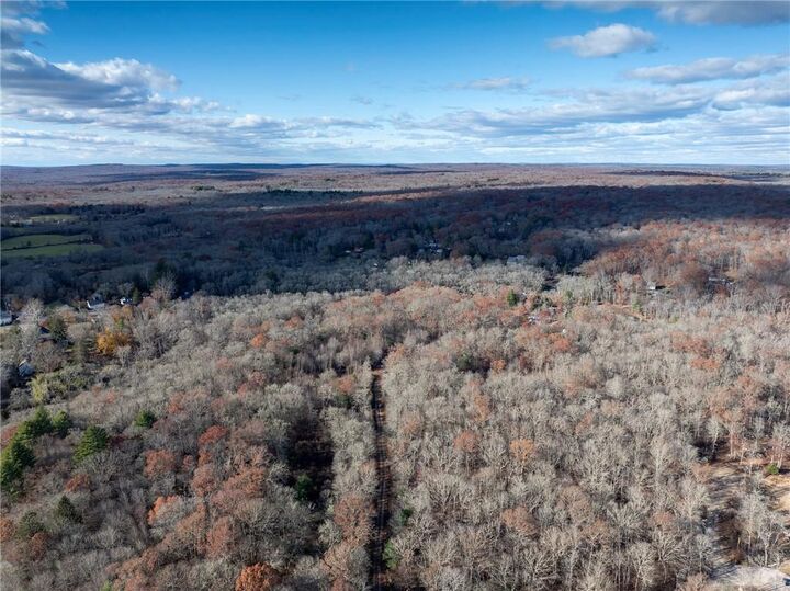 Property Photo:  15 Baton Way  RI 02833 