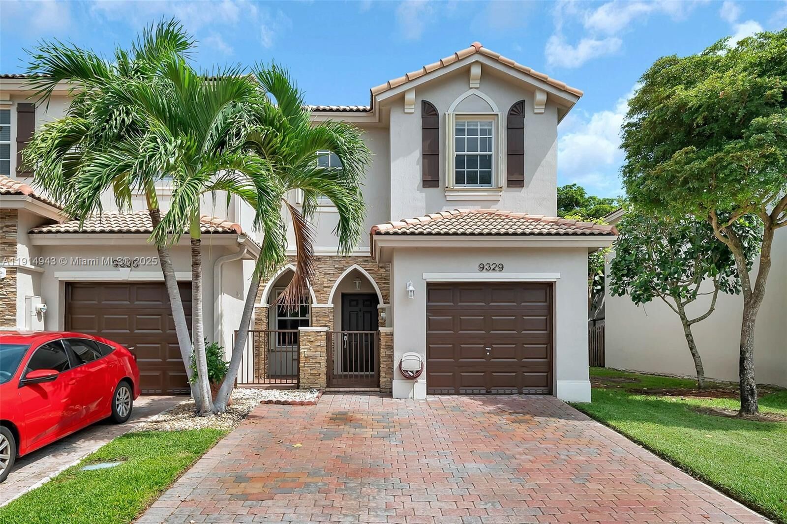 Property Photo: 9329 SW 221st Way 9329 FL 33190