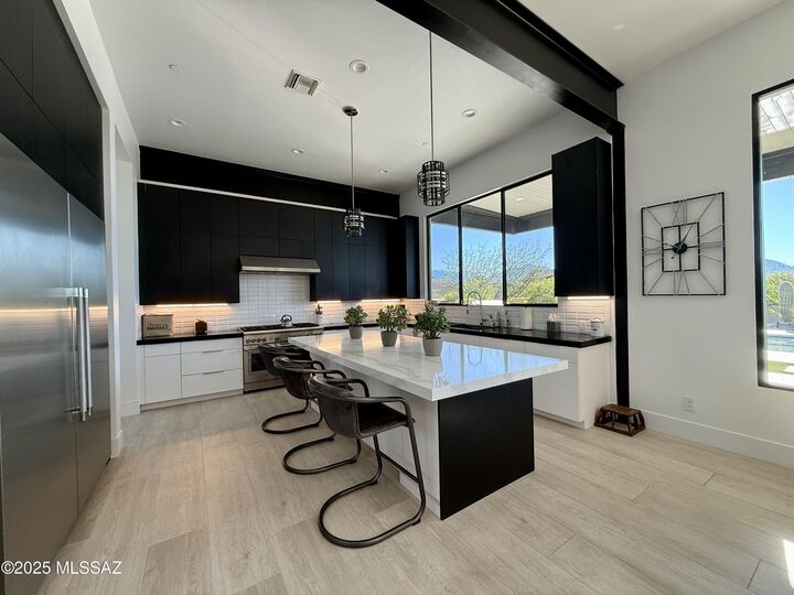 Property Photo: 725 W Tortolita Mountain Ci W AZ 85755