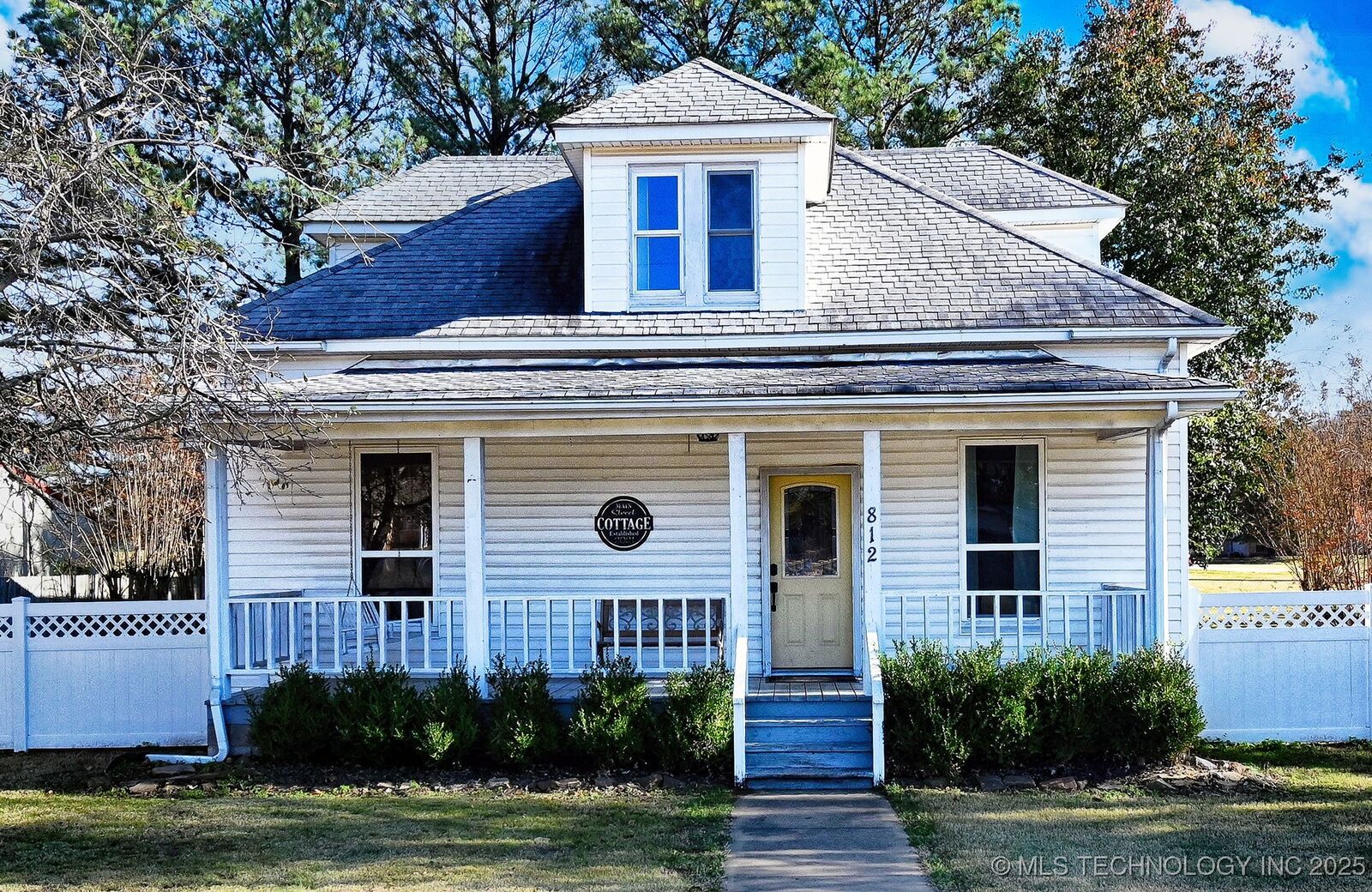 Property Photo:  812 N Main Street  OK 74435 