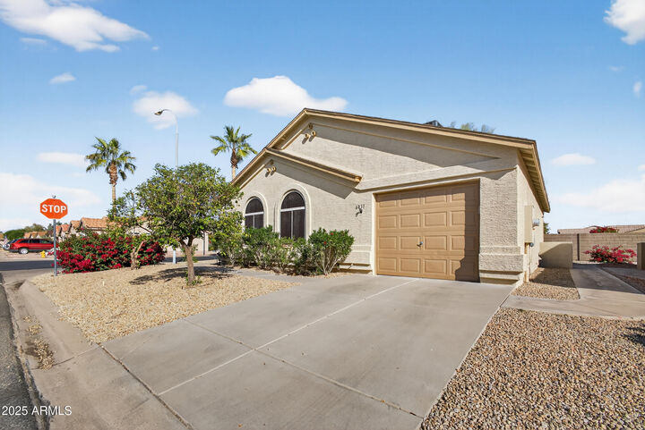 Property Photo:  6831 S Oakmont Drive  AZ 85249 