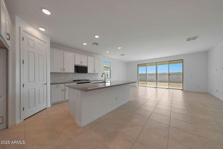 Property Photo: 23017 E Diana Way AZ 85142