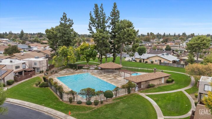 Property Photo:  5908 Almendra Court C  CA 93309 