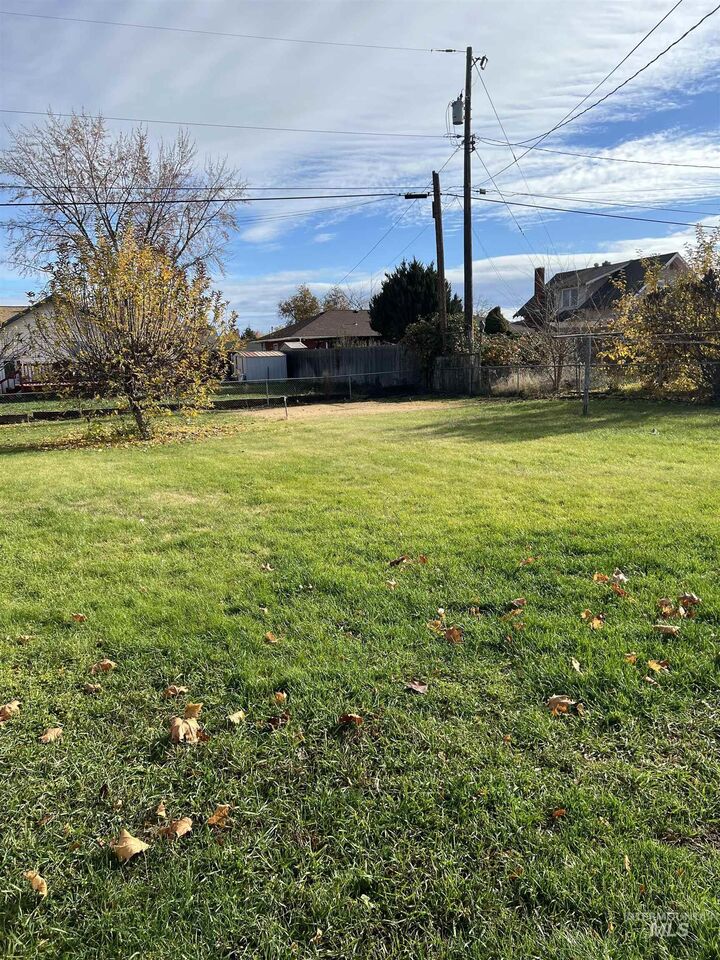 Property Photo:  1027 11th Street  WA 99403 