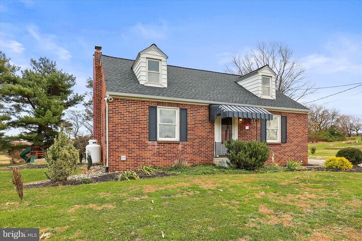 Property Photo:  1709 Jefferson Road  PA 17362 