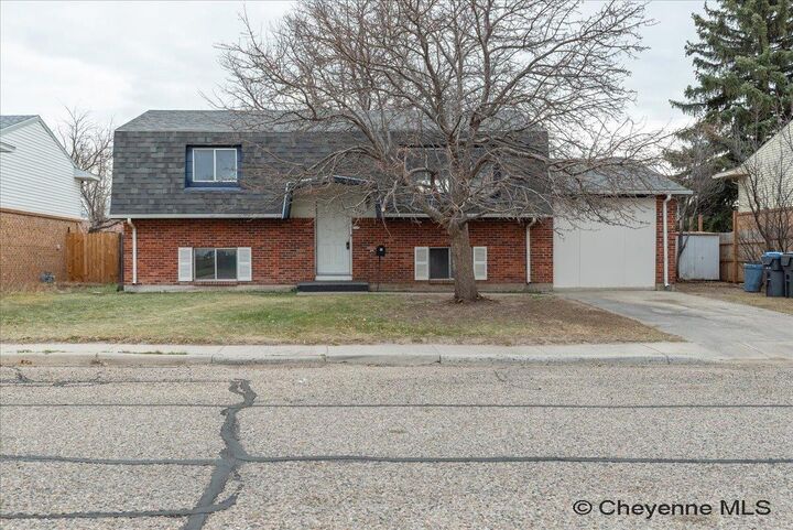 4729 Cactus Way  Cheyenne WY 82009 photo