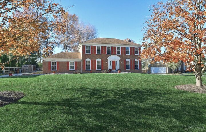 Property Photo:  1117 Hunters Run Drive  OH 45102 