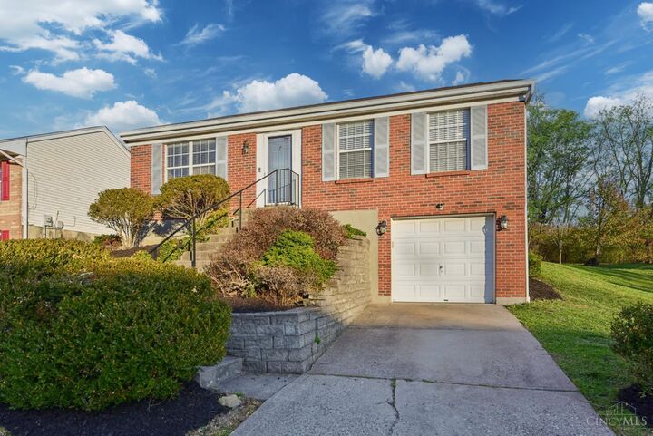 Property Photo: 936 Venetian Terrace OH 45224