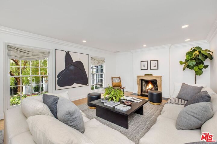 Property Photo:  1907 N Curson Ave  CA 90046 