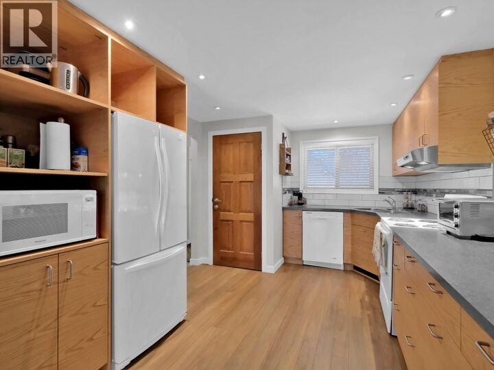Property Photo: 225 Clearview Road 903 BC V0X 1K0