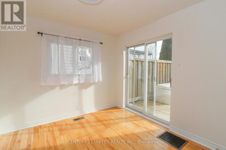 677 Orpington Road  Peterborough (Otonabee Ward 1) ON K9J 4A5 photo