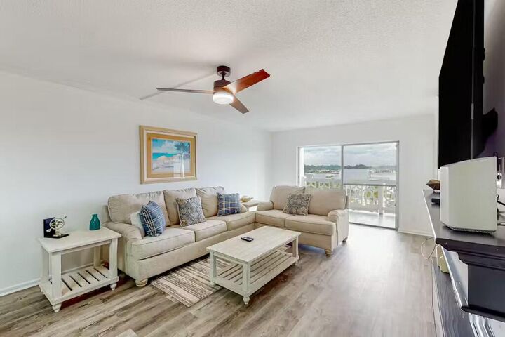 Property Photo: 909 Santa Rosa Boulevard Unit 546 FL 32548