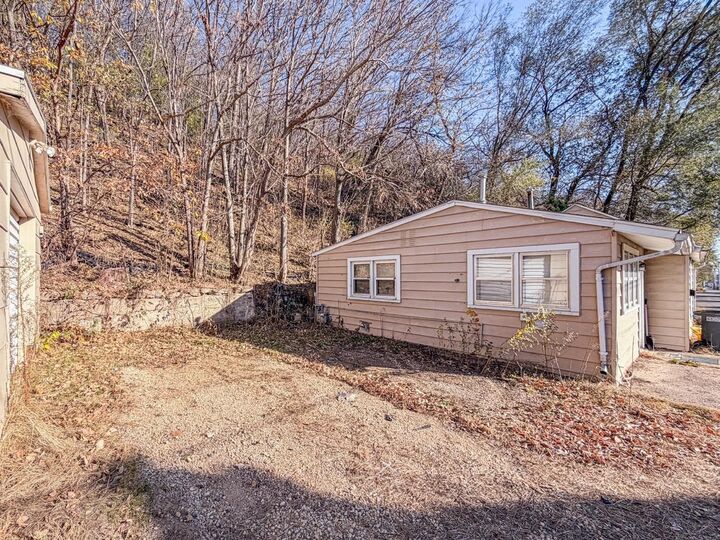 Property Photo: 2554 Pinard Street IA 52001