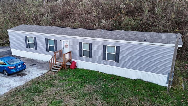Property Photo: 8018 Beauty Rd KY 41203