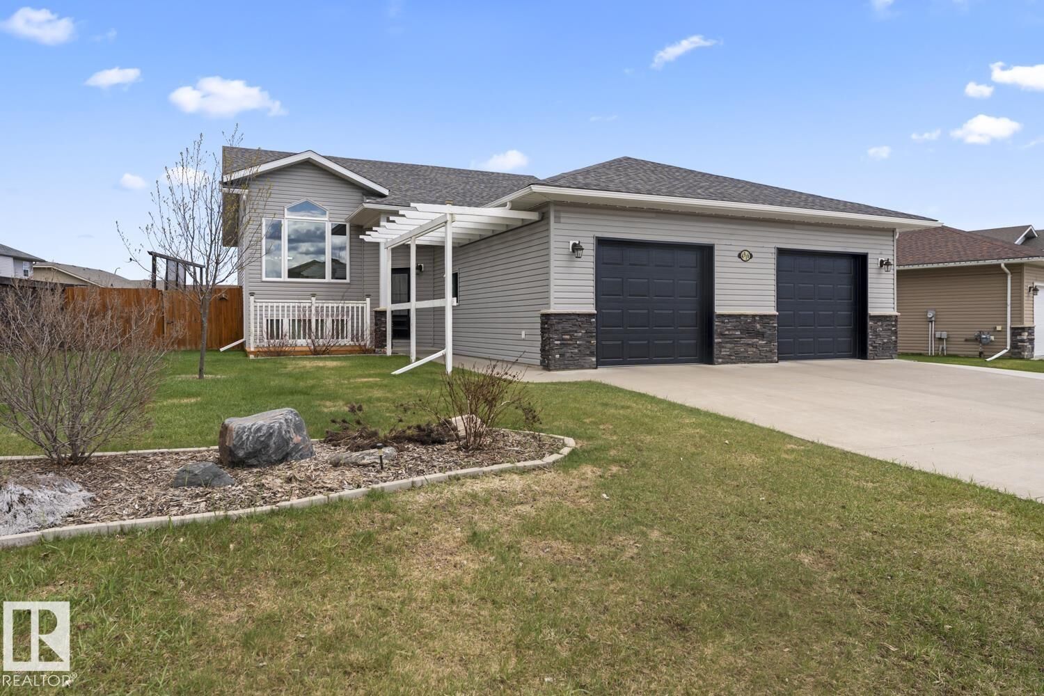 Property Photo: 4916 59 Avenue AB T9M 0C2