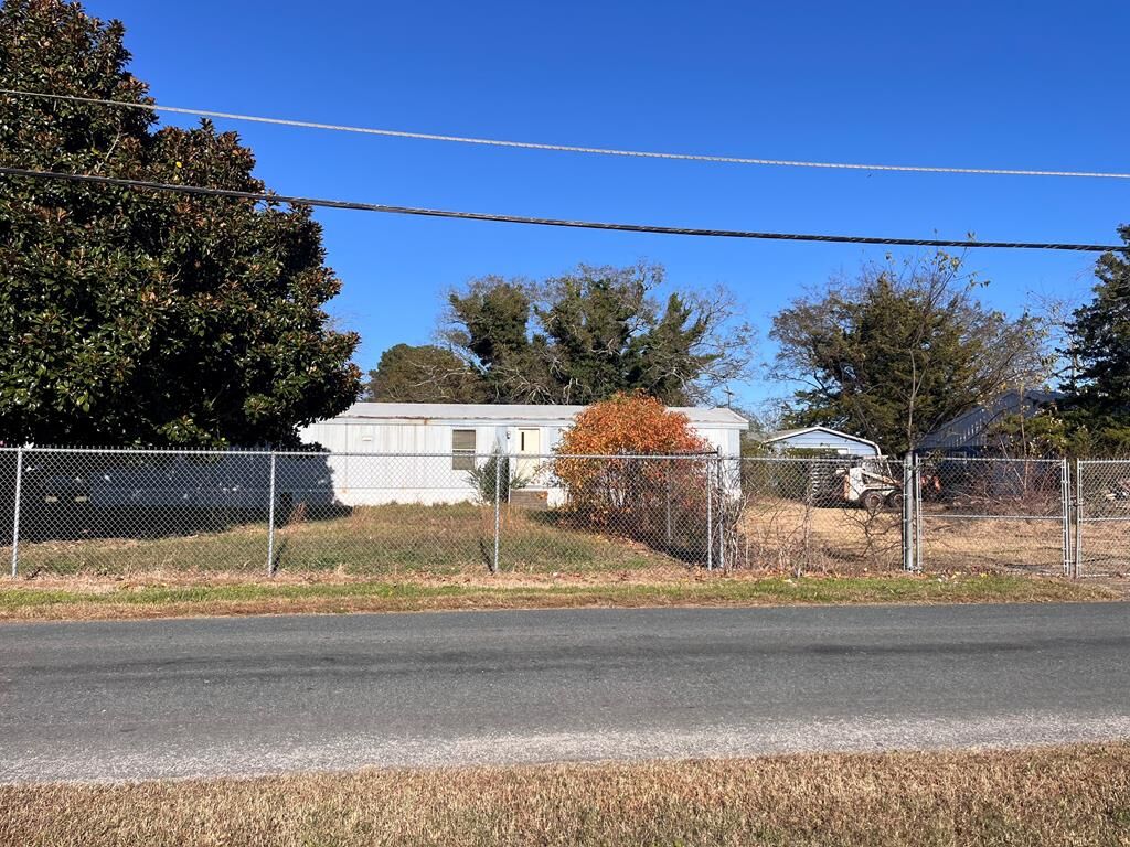 Property Photo: 16489 Coal Kiln Rd VA 23420