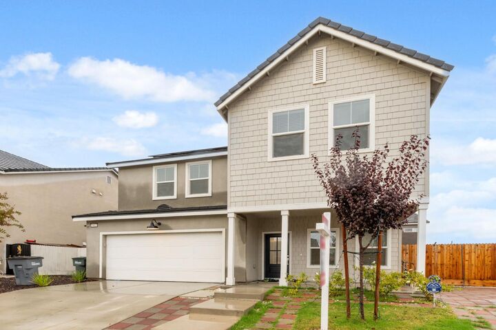 Property Photo: 7012 W Donner Avenue CA 93723