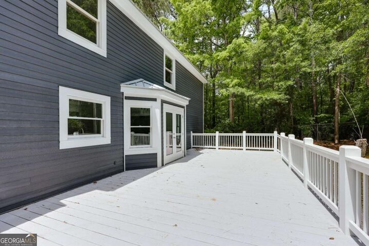 Property Photo: 155 Hunters Pointe Drive GA 30606