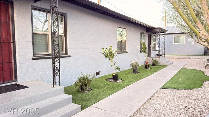 Property Photo: 628 North 9th Street NV 89101