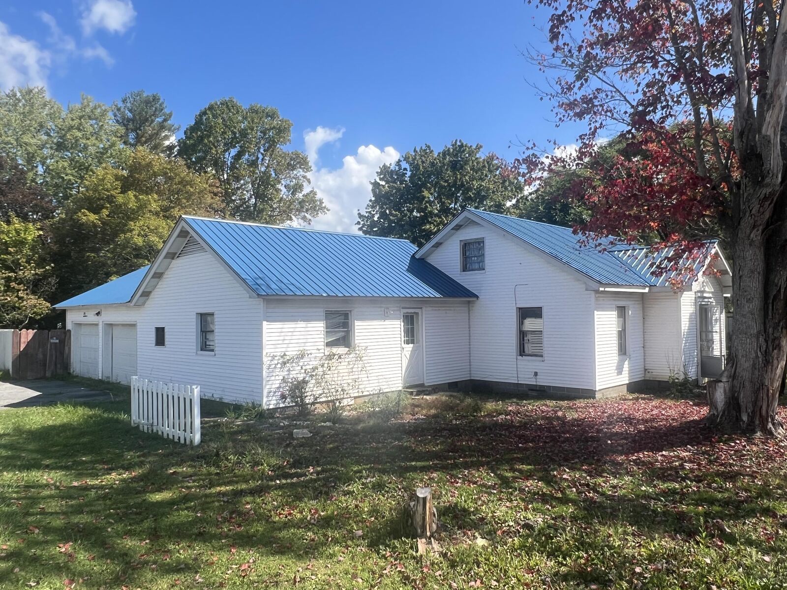 Property Photo:  425 Pocahontas St  WV 25984 