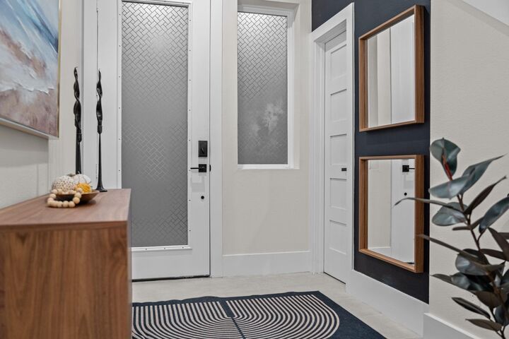 Property Photo:  911 Thompson Street  TX 77007 