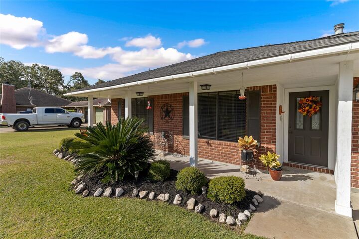 Property Photo: 219 Red Oak Circle TX 77422