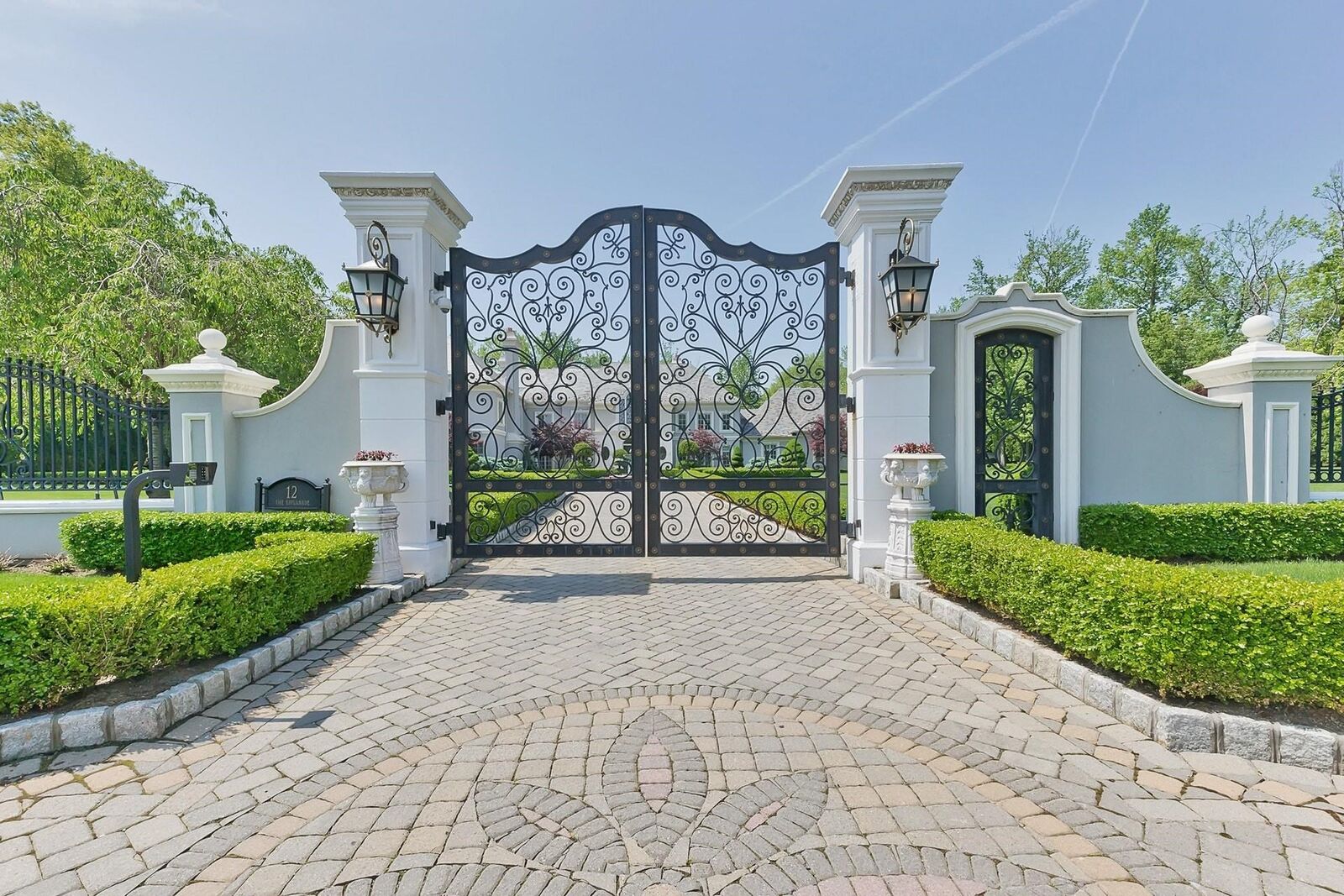 Property Photo:  12 The Esplanade  NJ 07620 