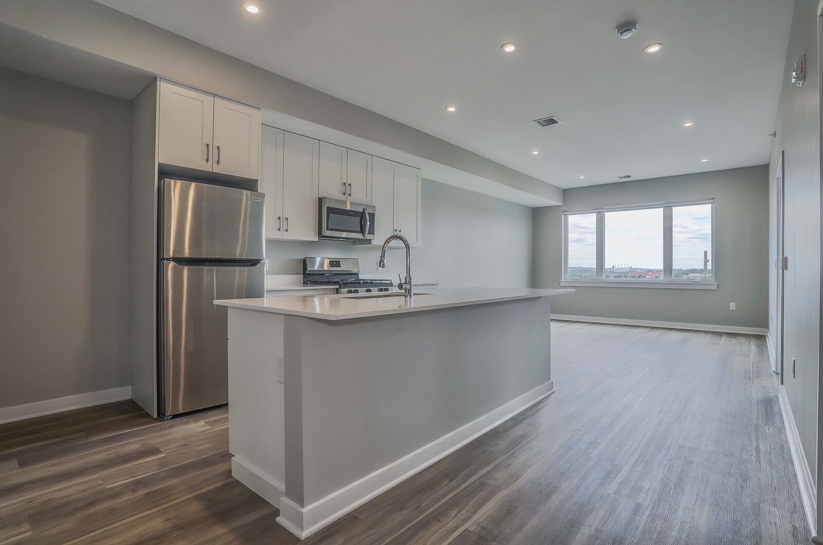 Property Photo:  475 Communipaw Ave 502  NJ 07304 