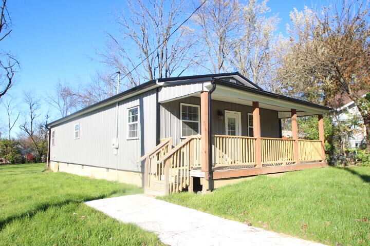 Property Photo: 321 E Woodford Street KY 40342