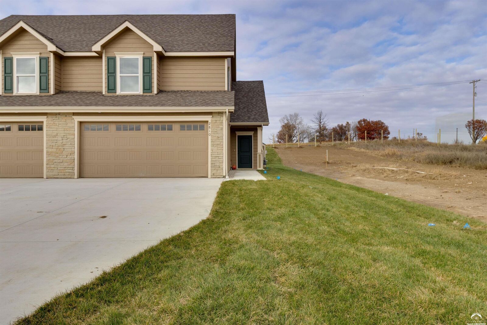 Property Photo:  2810 Chasehire Drive  KS 66046 
