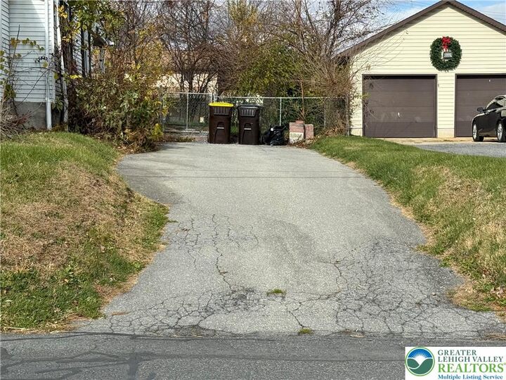 Property Photo: 2955 Middletown Road PA 18020