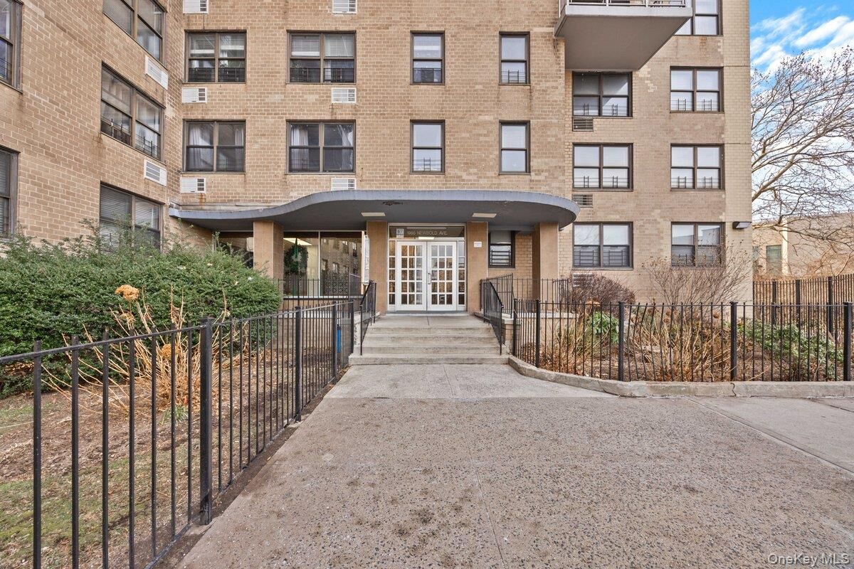 Property Photo:  1966 Newbold Avenue 408  NY 10472 