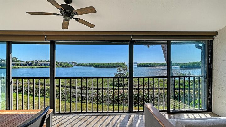 Property Photo:  1518 Pelican Point Drive 257  FL 34231 
