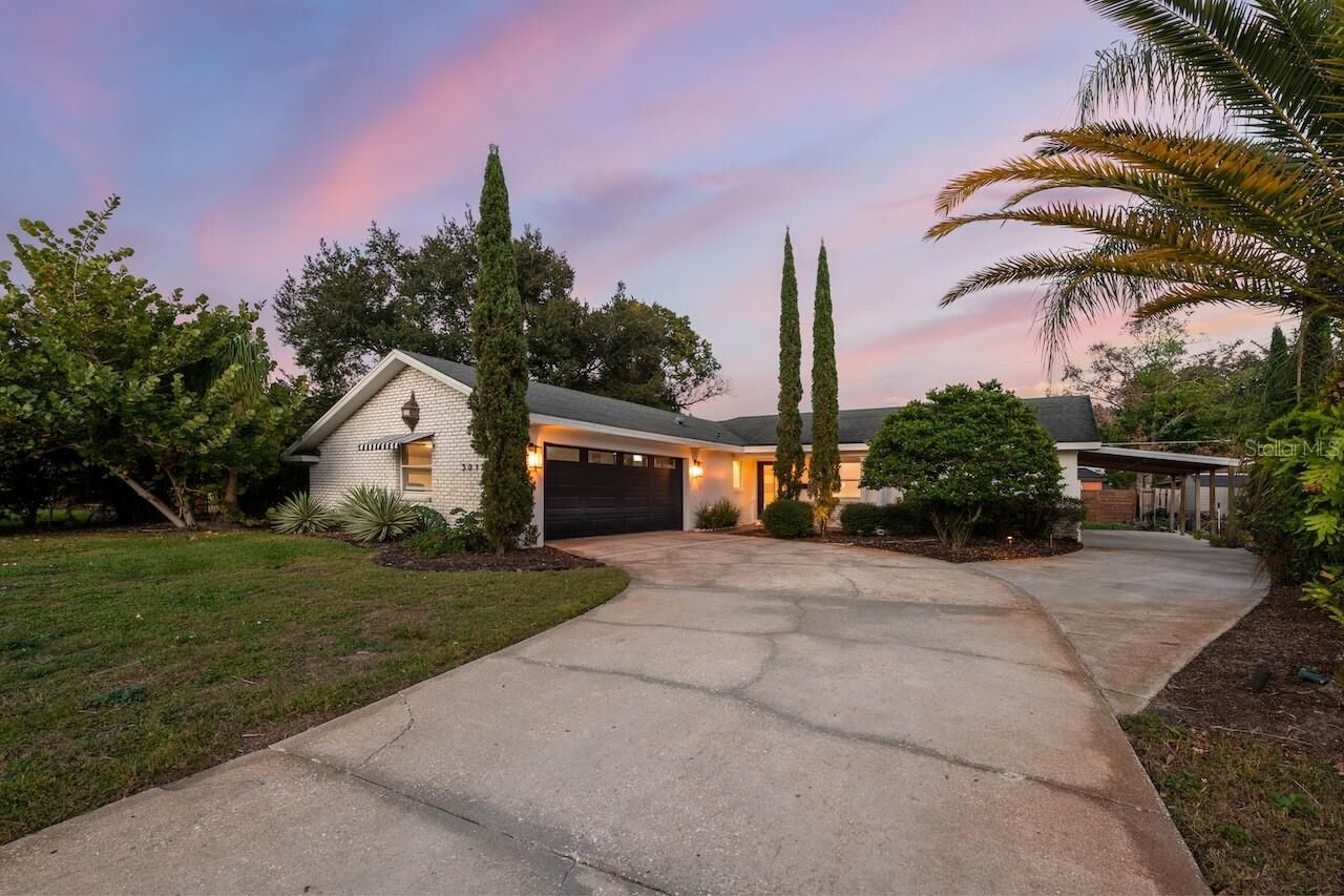 Property Photo: 5017 Pelleport Avenue FL 32812