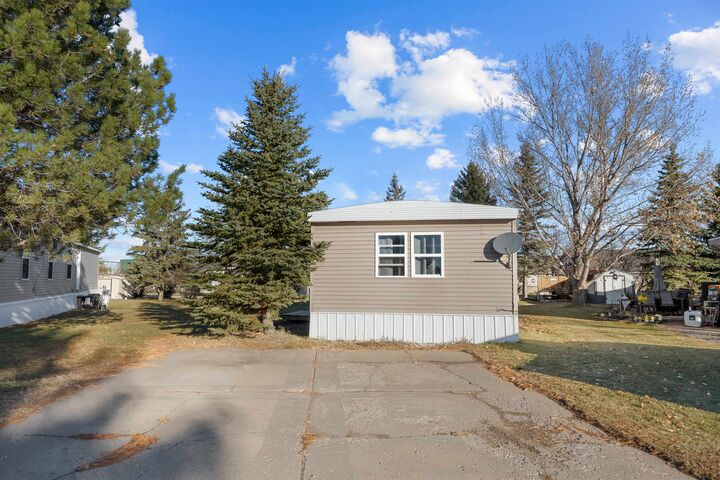 Property Photo: 405 31st Ave SE Lot 7 ND 58701-0000
